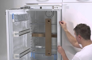 Установка встраиваемого холодильника в Санкт-Петербурге